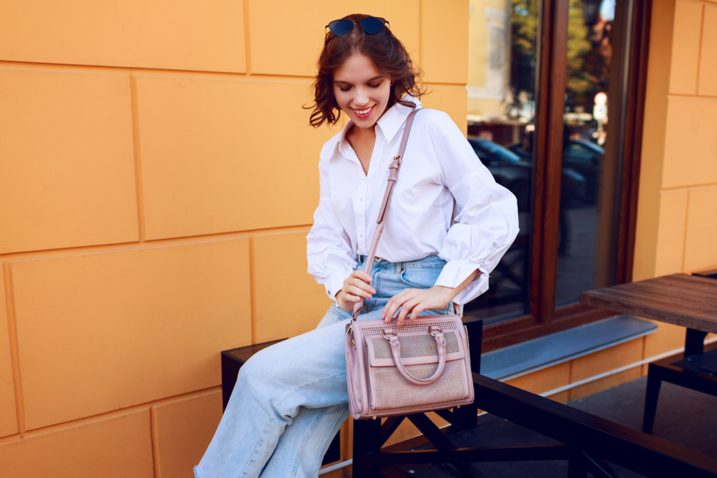 Crossbody Bags vs. Shoulder Bags